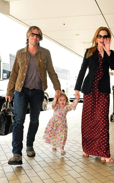 Nicole Kidman, Keith Urban and Sunday at the Airport Pics