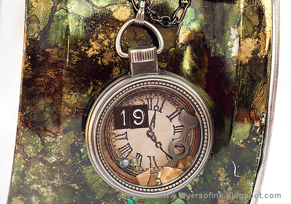 Layers of ink - Dark Tower Assemblage Clock Tutorial by Anna-Karin, with Tim Holtz idea-ology