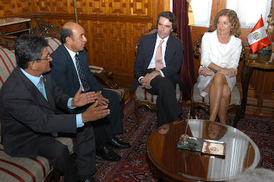 Congresista de la República Jorge Foinquinos, Presidente Regional Iván Vásquez, Ex Presidente español José María Aznar, Teniente Alcaldesa de Madrid Ana Botella