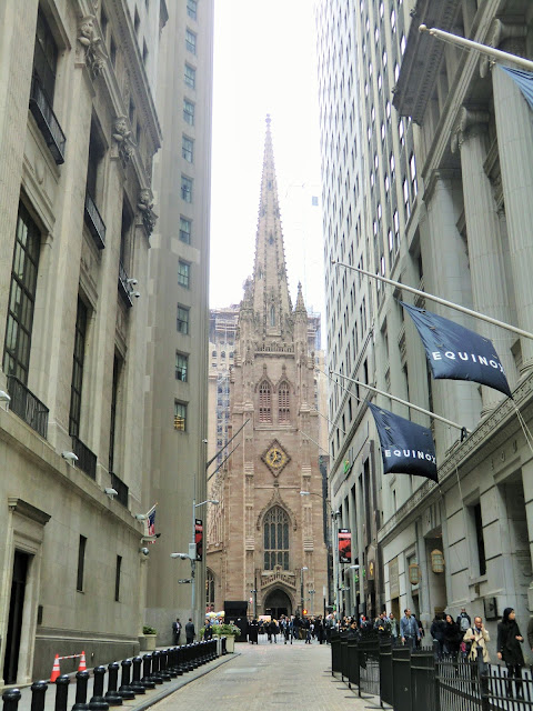 Trinity church financial district manhattan new-york