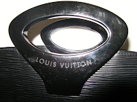 Bolsa Luis Vuitton Noctambule Epi Black Com Código Interno de autenticidade! Original com Dust Bag.