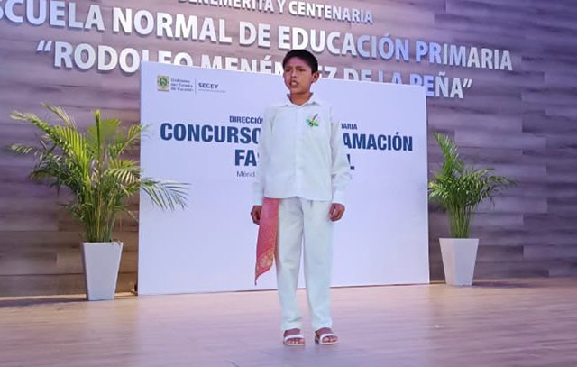 Manuel Palomo Tut, de Canakom, Yaxcabá, resultó ganador de la fase estatal del Concurso de Declamación 2024