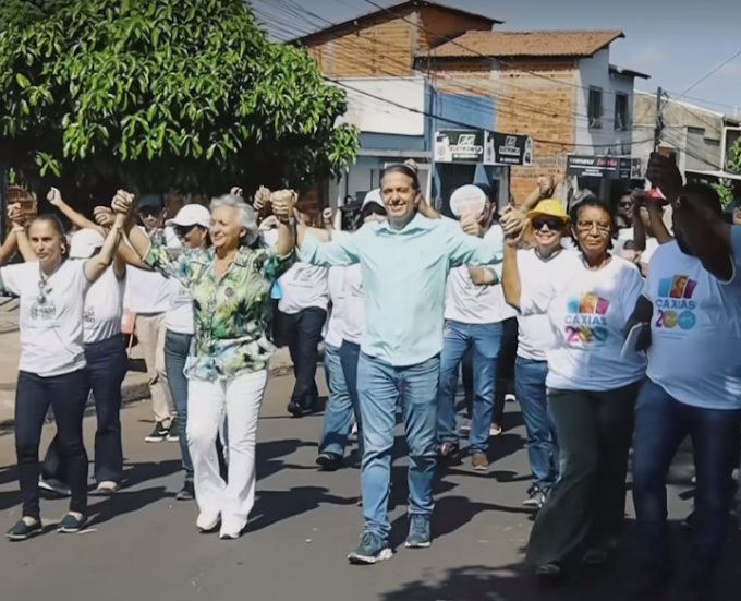 Prefeito Fábio Gentil participa de desfile em alusão à Semana da Pátria, em Caxias