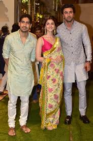 How Alia Bhatt, Priyanka Chopra and Sonam Kapoor Ahuja are wearing floral saris