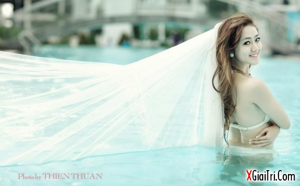 Daisy Nguyễn cô dâu bikini sexy