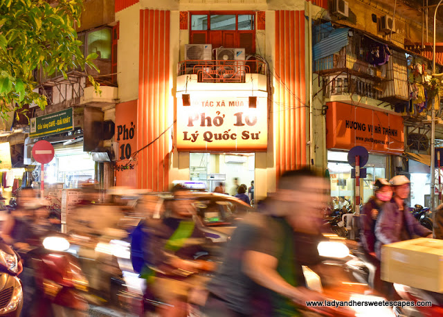 Pho 10 Ly Quoc Su in Hanoi Old Quarter