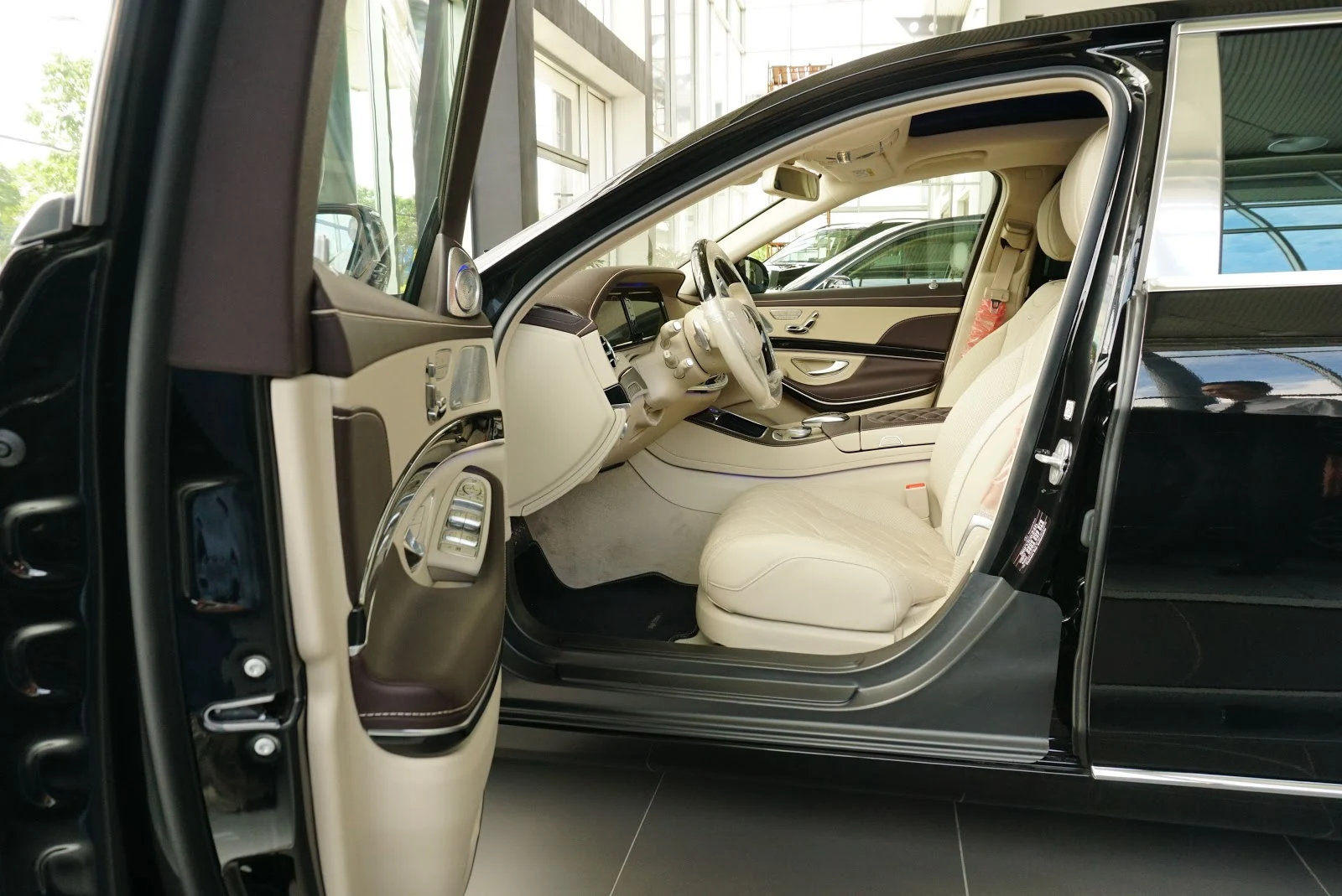 Mercedes Benz S600 Maybach