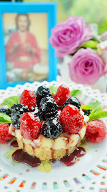 Fanny Cradock Berry Biscuit Base 