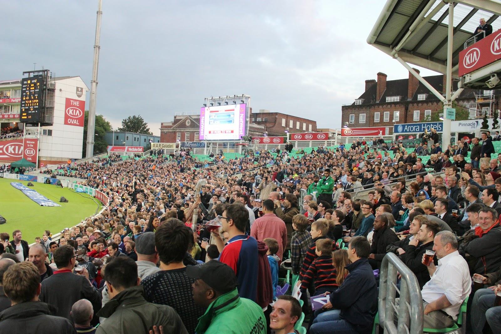 lifestyle, london, sport, cricket, kia oval, 20/20 cricket, ecb, cricket matches, surrey cricket club, middlesex panthers, cricket match, friday 20/20 cricket, London cricket, That Guy Luke, Blog, Sports Blog, 