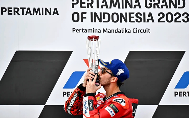 MOTOGP: Sorte de campeão, Bagnaia aproveita o erro de Martin e vence na Indonésia