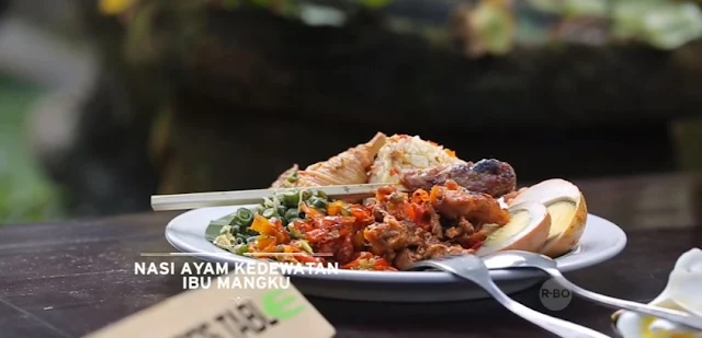 Nasi ayam Kedewetan Bu Mangku