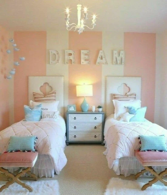 desain kamar tidur dengan kombinasi warna pink