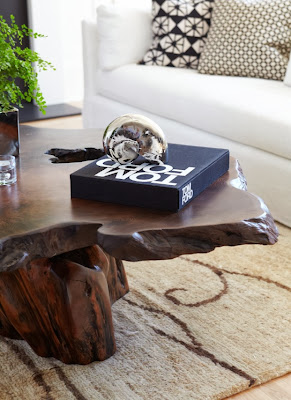 close look to the coffee table in the living room revealing its wood details