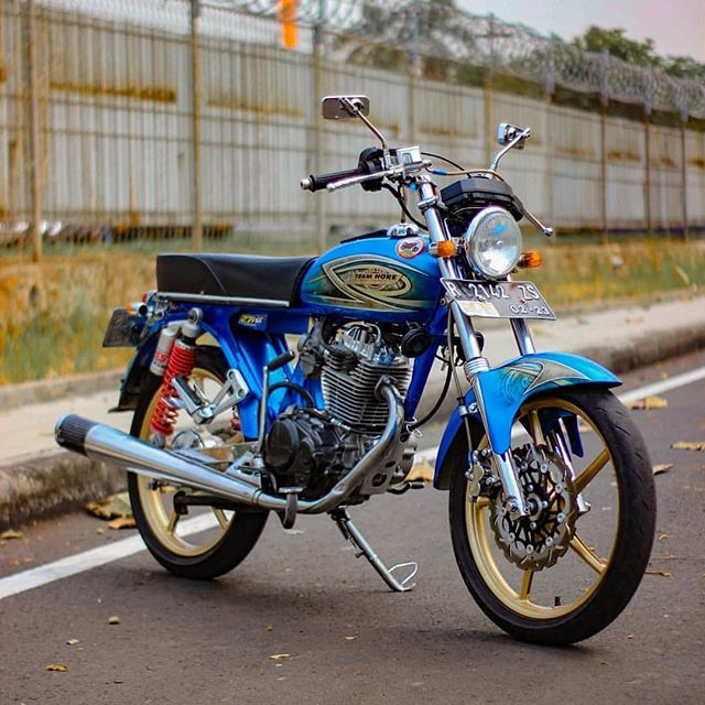 Gambar HD Modifikasi CB 100 Warna Biru Terbaru 2020