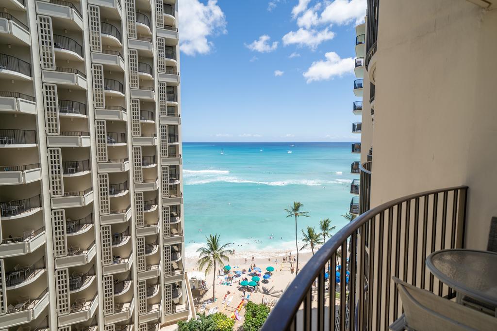 OUTRIGGER WAIKIKI BEACH RESORT LAUNCHES SWELL NEW “DUKE’S PACKAGE”