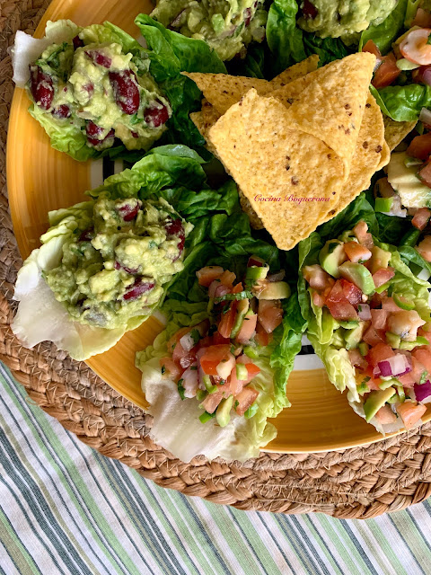Tacos sobre lechuga