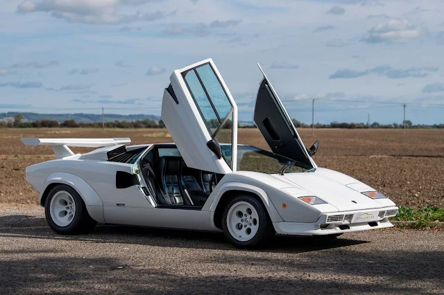 Lamborghini Countach LP400S / AutosMk