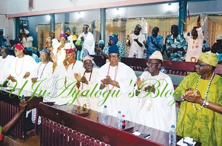 Ibadan Crowns 32 New Obas As Gov. Ajimobi Presents Letter of Conferment To Ladoja, 31 Others ... See List of The New Kings