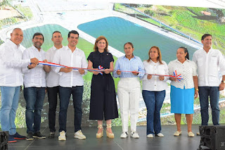 Raquel Peña y Arnaud  inauguran sistema de alcantarillado sanitario de Villa Riva, provincia Duarte