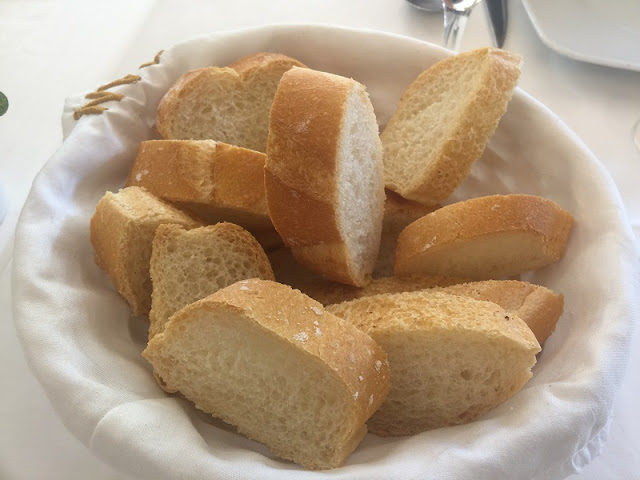 Plato de pan del restaurante casa Borras