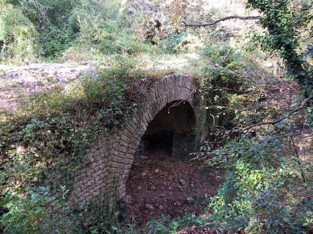 ponte romano nella valle del Rio Ponci