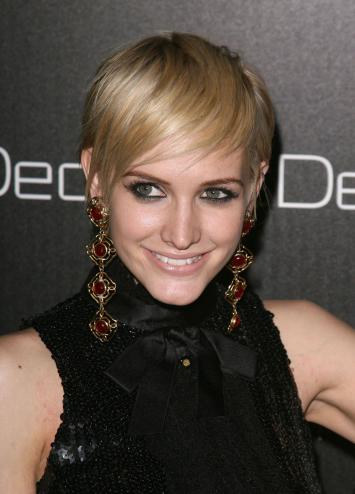 ashlee simpson wentz haircut. Ashlee Simpson-Wentz just had