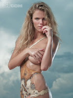 Brooklyn Decker’s Nude Bodypainting In SI