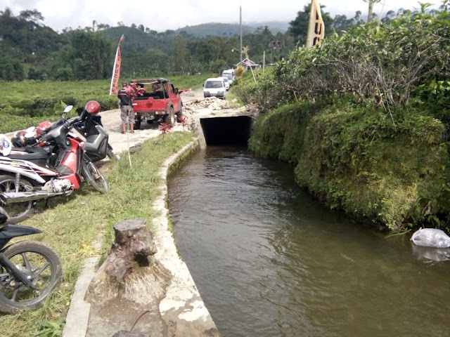 Terowongan  saat tubing di Kali Pucung