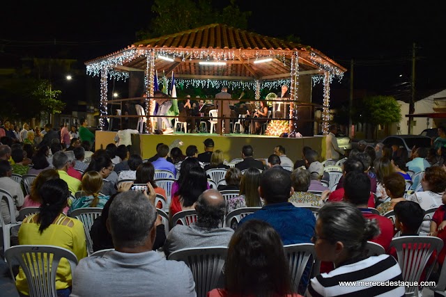 Banda Novo Século e Tenores do Brasil marcaram a noite desta sexta-feira (28) em Santa Cruz