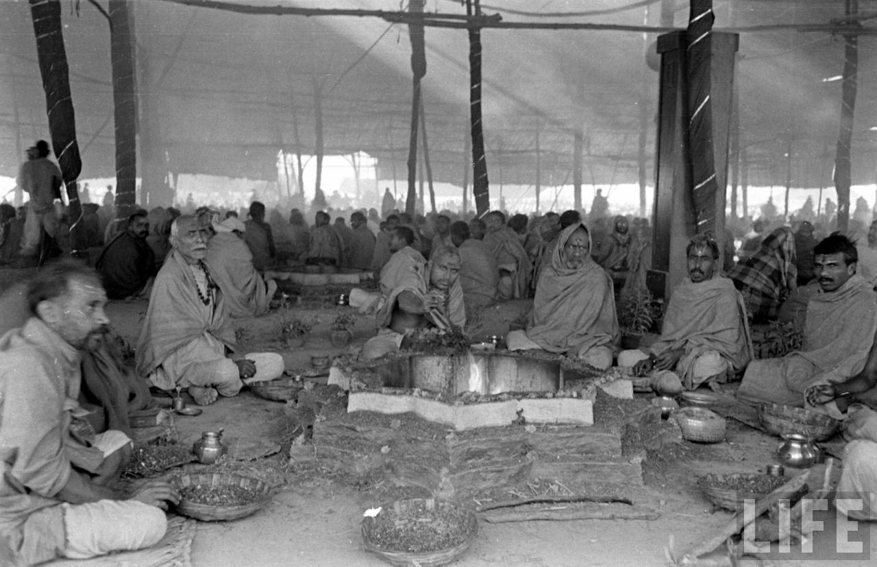 Maha-Yagya (Yajna or Yagna) Performed for World Peace during World War II on Banks of River Yamuna, Delhi, India | Rare & Old Vintage Photos (1944) - Part 3