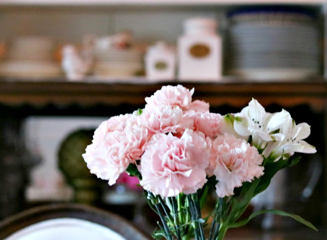 flowers, carnations, bouqet, homemaking, athomewithjemma.com