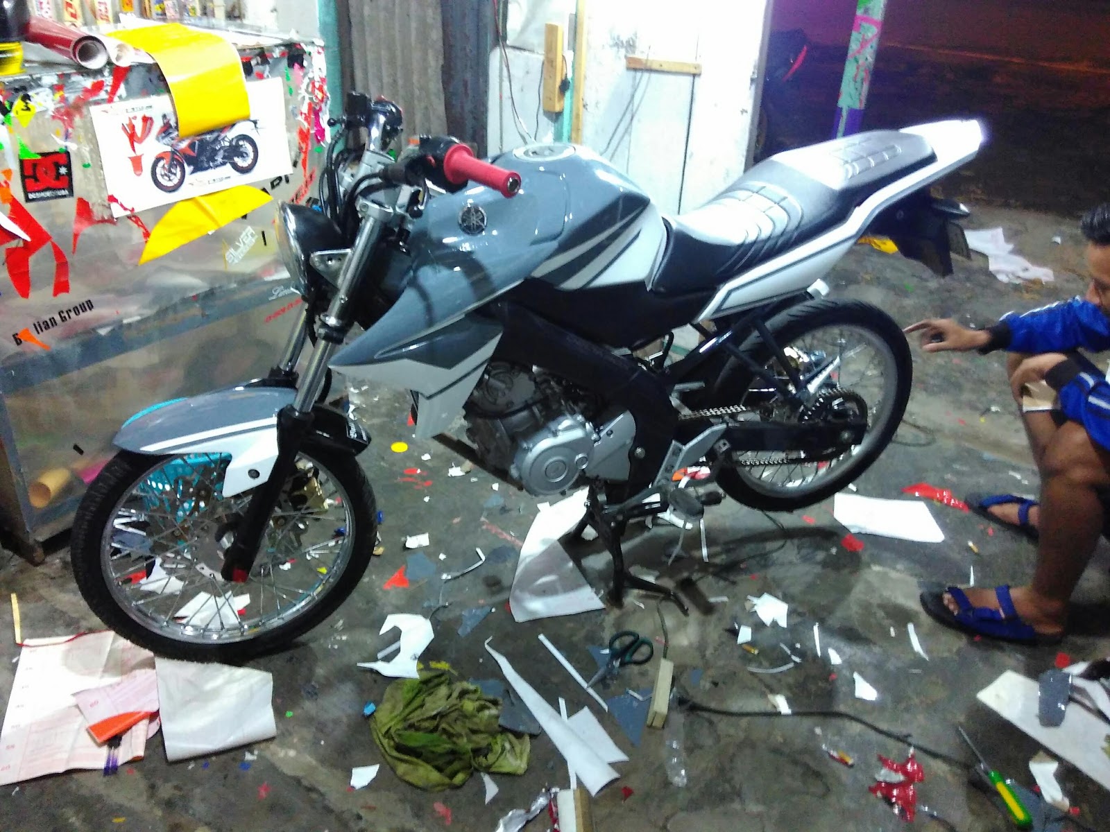 Kumpulan Modif Cutting Stiker New Vixion Terupdate  Botol 