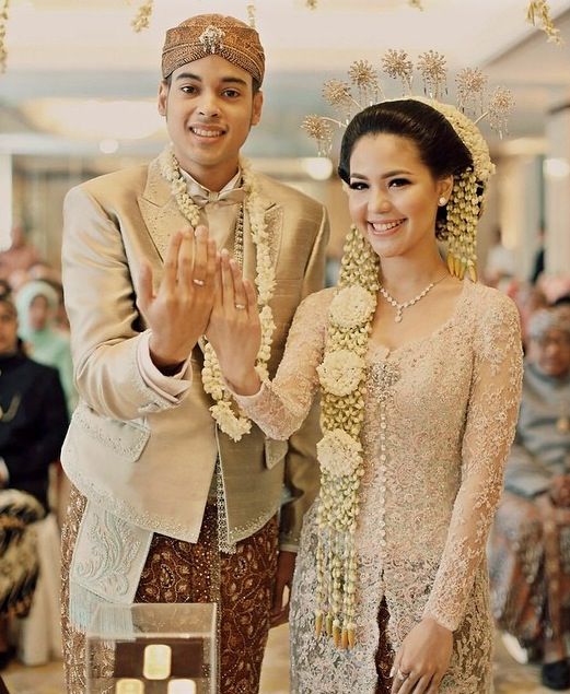 82 Model Kebaya Pengantin Modern Terbaru 2019 Model 