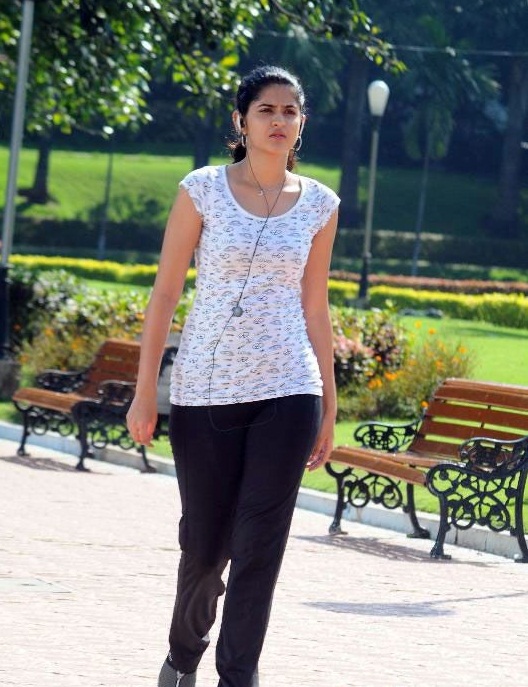 deeksha seth unseen hot photoshoot