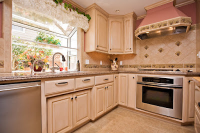 Grape Kitchen Decor Heats Space