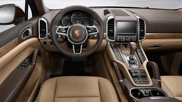 Interior Porsche Cayenne 2016