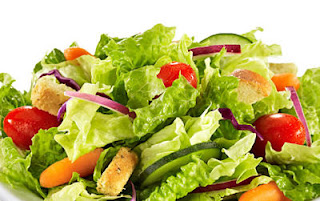 <img src="ensalada-fresca.jpg" alt="al almuerzo, se puede preparar ensalada de tomate, lechuga y cebolla">