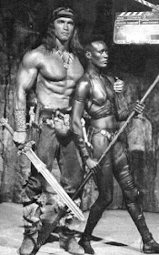 Arnold Schwarzenegger y Grace Jones en el rodaje de Conan el Destructor