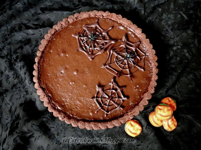 Tarta de chocolate y avellanas para Halloween