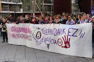 Cientos de personas marchan contra la violencia machista