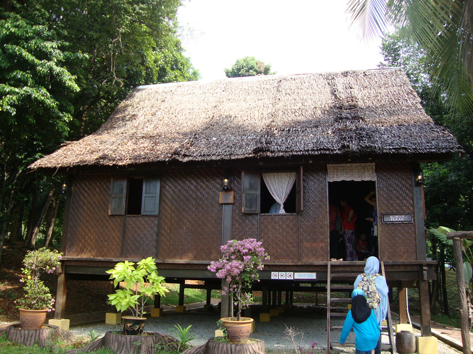 Cikgu Halimah School SENIBINA RUMAH TRADISIONAL DI MALAYSIA