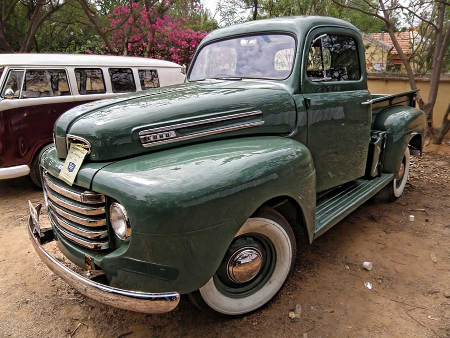 17 1950 Ford Pickup F1 