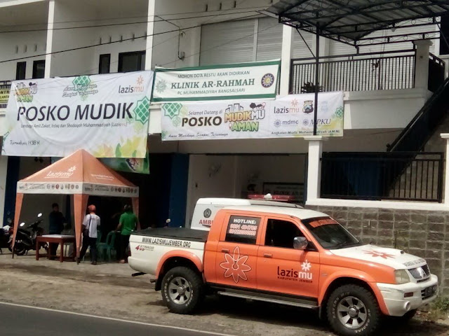 Posko Mudikmu Aman Lazismu Jember di Bangsalsari Jember