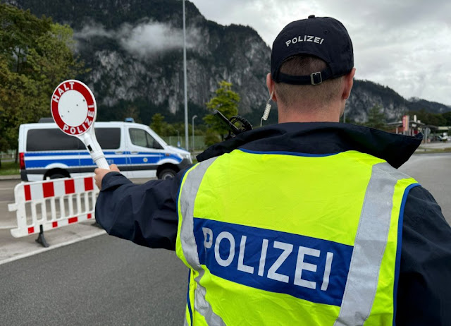Kleinei ta synora tis i Germania - Asfyktikoi elenchoi apotrepontas