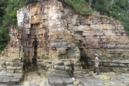 Candi-Candi Buatan Alam di Nusantara