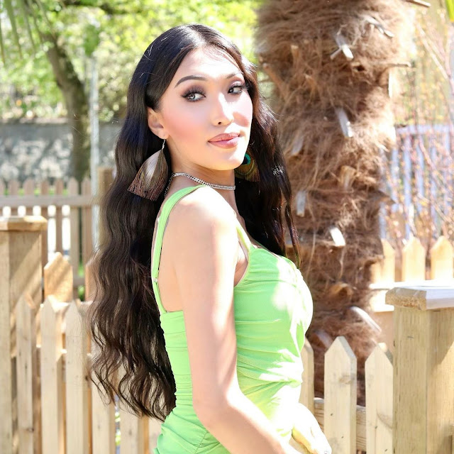 Julie Vu – Most Beautiful Transgender Woman Clothing Stylish