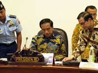 PP Gaji Ke-13 Tinggal Disahkan Presiden. Berikut Jadwalnya Pencairanya...