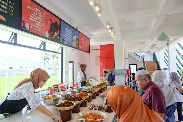 [Review] Pertama Kali Makan Nasi Kapau di Lapau Kapau Bukittinggi