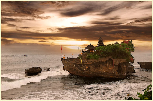 Temple of Tanah Lot (Tabana)