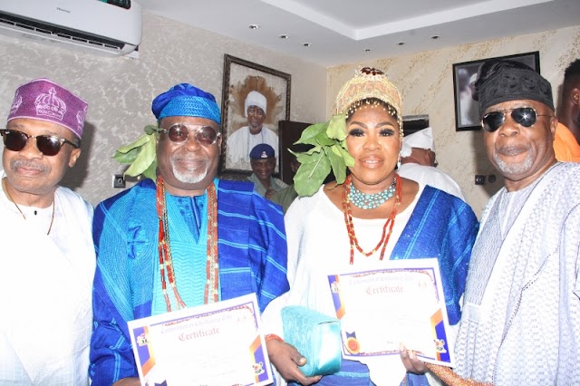 At The Iwuye Ceremony Of Aare Bisi Onilogbo & His Pretty Wife, Yeye Are Kemi